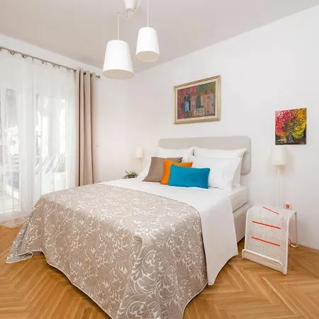 Lipa Dora Villa